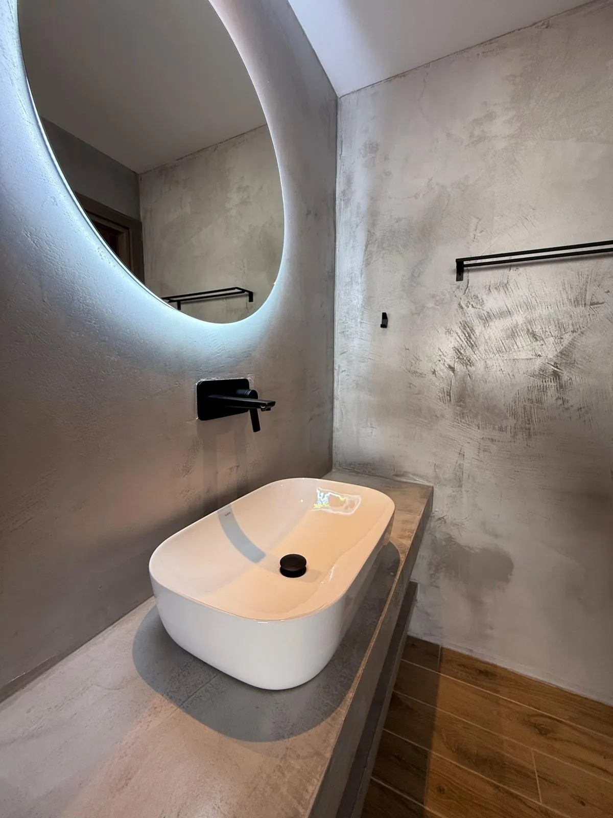 Tiara Holidays - Casa Panorama - budget room - bathroom